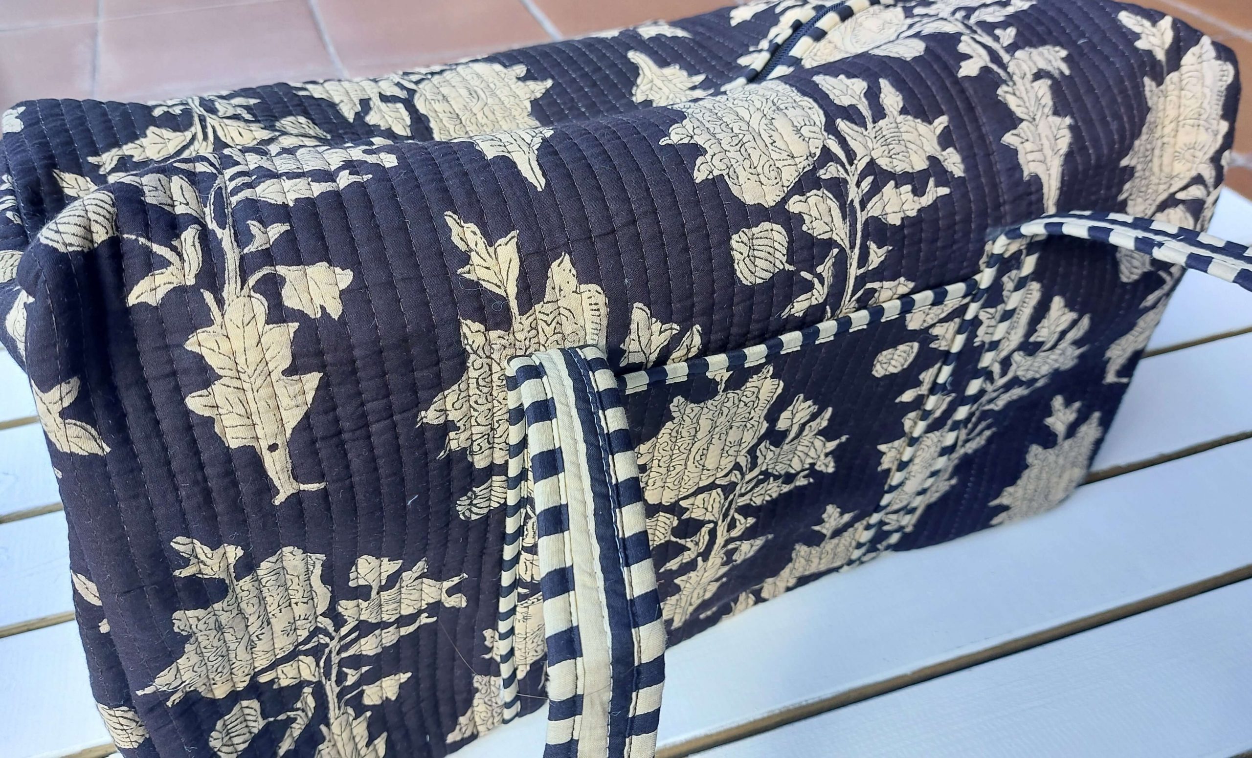 Bolsa de viaje. Colección Drops by mom 2026