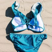Bikini Marta espalda, estampado lycra brillo verde (2022)