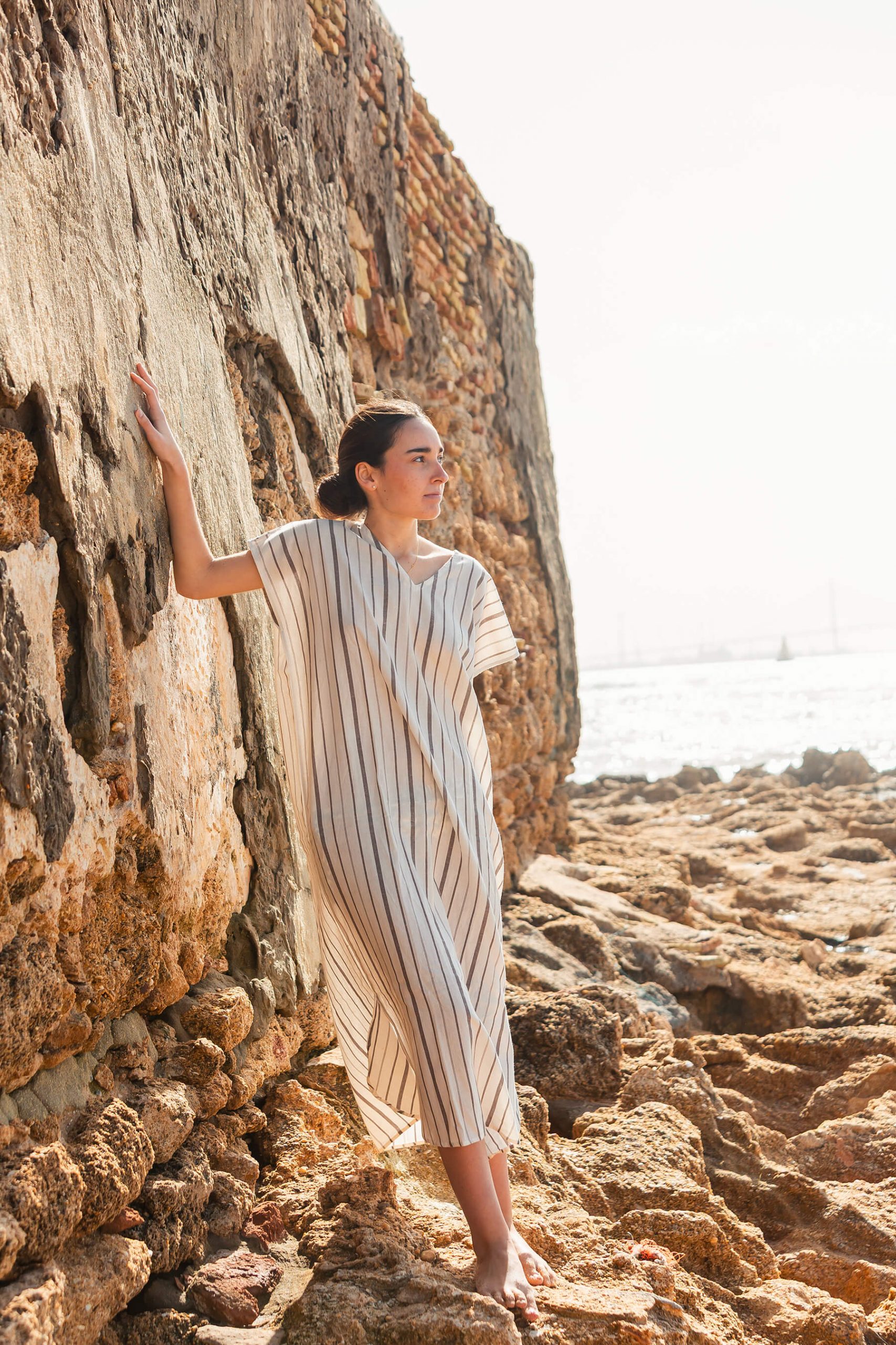 Kaftán mujer, estampado rayas Drops by mom. Colección 2026