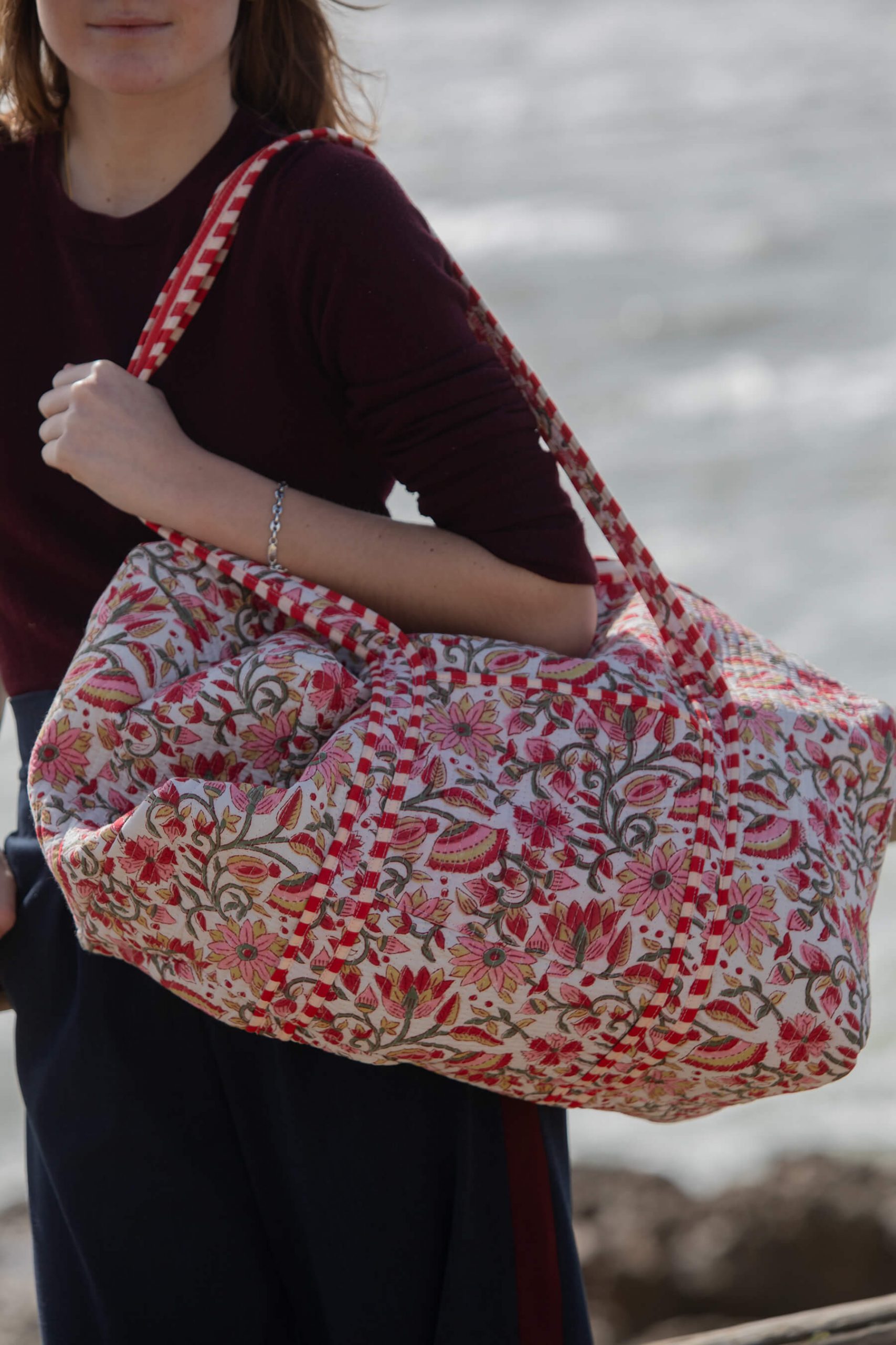 Bolsa de viaje, Drops by mom. Colección 2026