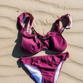 Bikini Marta, estampado lycra ciruela brillo (2022)