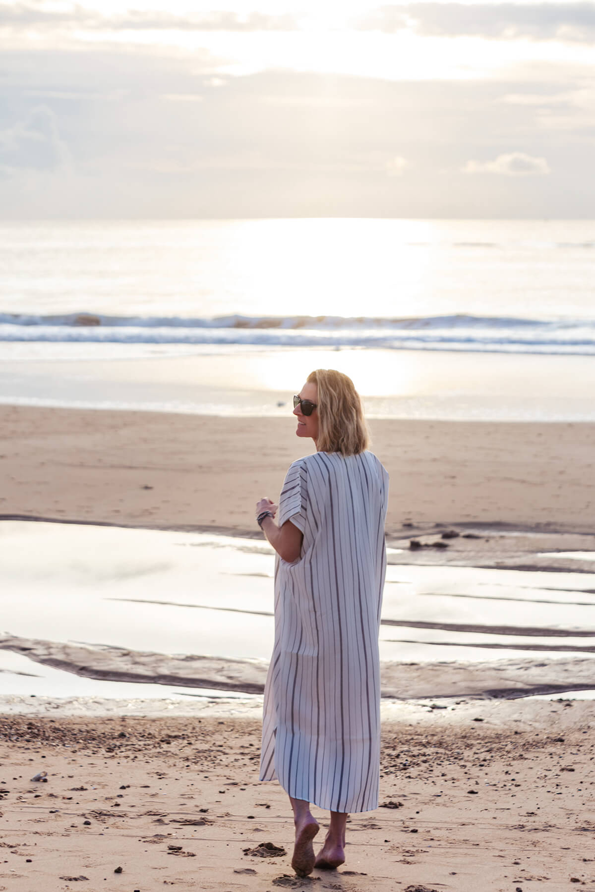 Kaftán rayas grises. Colección Drops by mom 2026