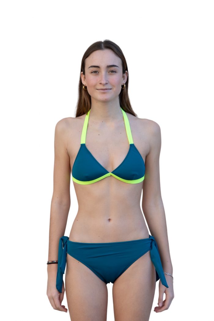 Bikini triángulo (2024). Estampado bicolor petróleo/amarillo flúor